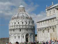 Pisa-Piazza-dei-Miracoli-Baptistery