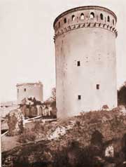 Round keep Castles - Coucy